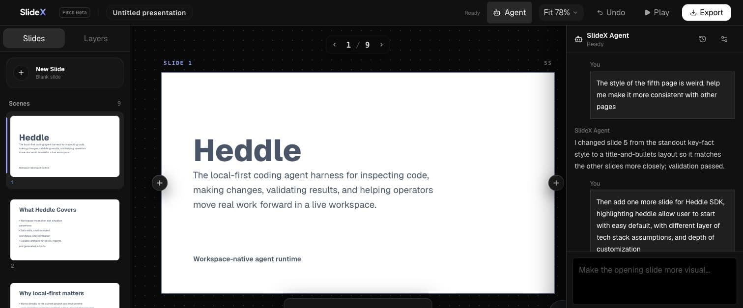 SlideX 編輯器中,簡報與多輪 SlideX Agent 對話並排顯示